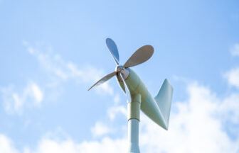 ドローン飛行時には必携!風の状況を知ることができるおすすめの風速計を紹介