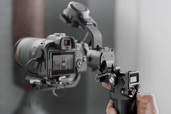 DJI RSC 2を紹介【優れた携帯性とハイパフォーマンスのプロ用カメラ 